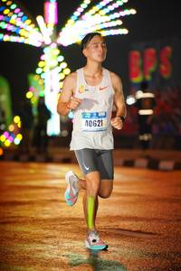 BIB: 40621
                            <button type="button" onclick="openModal(16132256)" class="btn btn-primary btn-sm float-right btn-popup" data-toggle="modal" data-target=".modal-high-quality">
                        <i class="fas fa-shopping-cart"></i> Add to Cart
                    </button>
                                            <button type="button" onclick="isThisMe(16132256, true)" class="btn btn-success btn-sm float-right btn-popup btn-isme hidden" data-toggle="tooltip" data-placement="bottom" title="นี่คือรูปของคุณใช่ไหม คลิกที่นี่เพื่อเอาเข้าอัลบั้ม">
                        <i class="fas fa-plus"></i> Add to album
                    </button>
                    <button type="button" onclick="isThisMe(16132256, false)" class="btn btn-warning btn-sm float-right btn-popup btn-isnotme hidden">
                        <i class="fas fa-ban"></i> Remove from album
                    </button>